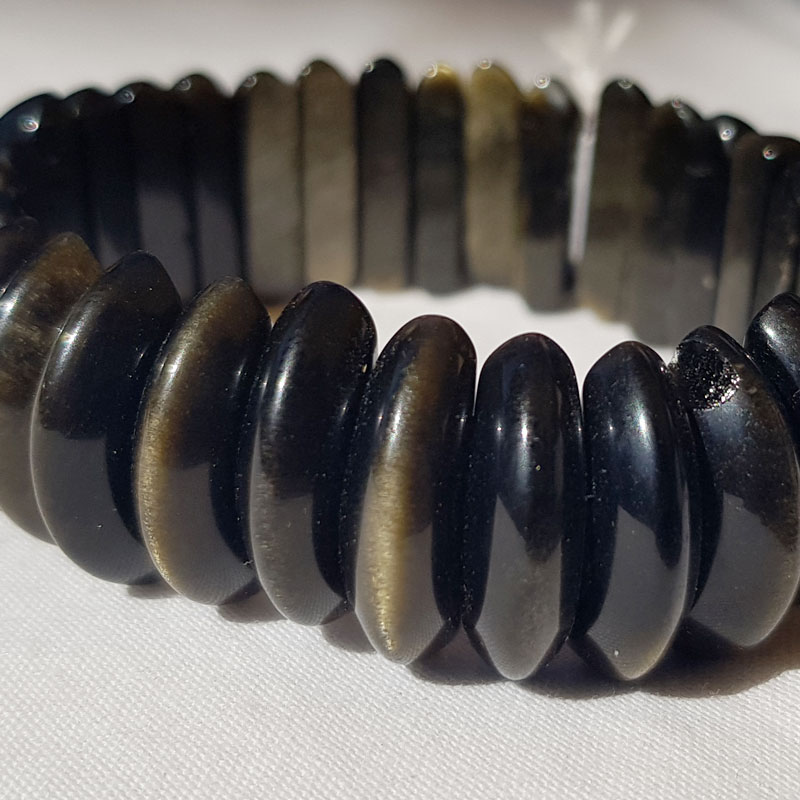 bracelet en obsidienne dorée avec perles en demi lune